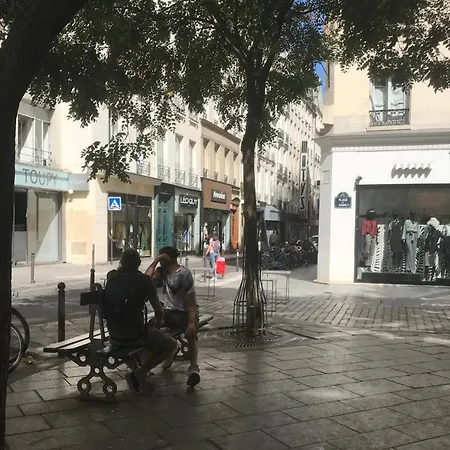 Chez Emma Ou Jules - Quartier Montorgueil *